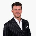 Portraitfoto: Jannis Kübler, Gebietsleiter, Deutsche Bank Immobilien GmbH