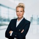 Portraitfoto: Isabelle Holstein, Nebenberufliche Immobilienberaterin, Deutsche Bank Immobilien GmbH