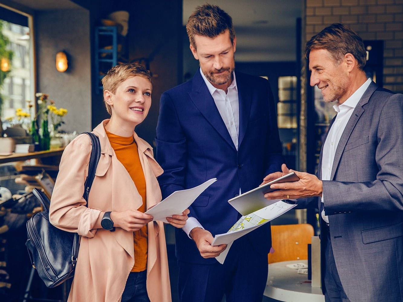 Beispielbild für ein Verkaufsgespräch eines Deutsche Bank Immobilien Maklers