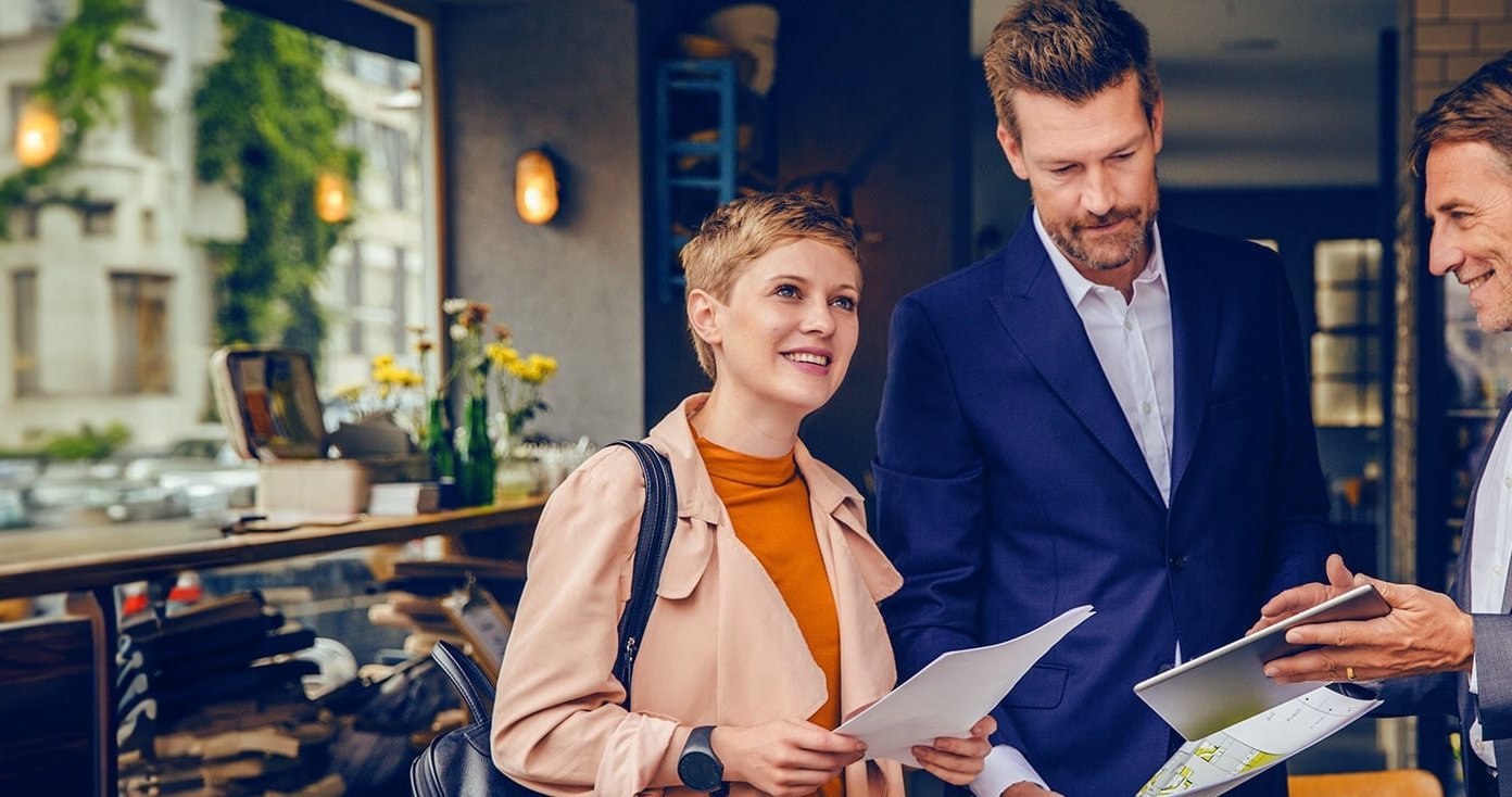 Beispielbild für ein Verkaufsgespräch eines Deutsche Bank Immobilien Maklers