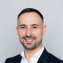Portraitfoto: Luca Schmitzer, Vertriebsleiter, Deutsche Bank Immobilien GmbH