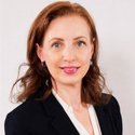 Portraitfoto: Natalie Meyer, Gebietsleiterin, Deutsche Bank Immobilien GmbH