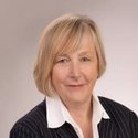 Portraitfoto: Tatjana Plaksin, Nebenberufliche Immobilienberaterin, Deutsche Bank Immobilien GmbH
