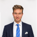 Portraitfoto: Florian Sagstetter, Vertriebsorientierter Immobilienkaufmann, Deutsche Bank Immobilien GmbH