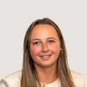 Portraitfoto: Sarah Röderer, Gebietsleiterin, Deutsche Bank Immobilien GmbH