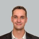 Portraitfoto: Ramon Hatscher, Gebietsleiter, Deutsche Bank Immobilien GmbH
