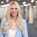 Portraitfoto: Katharina Pieperhoff, Vertriebsleiterin, Deutsche Bank Immobilien GmbH