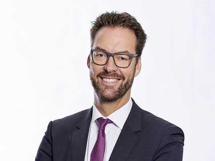 Portraitfoto Florian Schüler von Deutsche Bank Immobilien