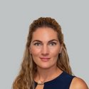 Portraitfoto: Vanessa Tiator-Götz, Gebietsleiterin, Deutsche Bank Immobilien GmbH