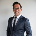 Portraitfoto: Philipp Martinez Santos, Gebietsleiter, Deutsche Bank Immobilien GmbH