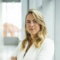 Portraitfoto: Natalie Greuter, Gebietsleiterin, Deutsche Bank Immobilien GmbH