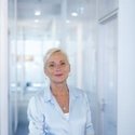 Portraitfoto: Ulrike Barfuss, Nebenberufliche Immobilienberaterin, Deutsche Bank Immobilien GmbH
