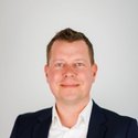 Portraitfoto: Ive Kühne, Nebenberuflicher Immobilienberater, Deutsche Bank Immobilien GmbH