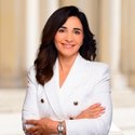 Portraitfoto: Nafiye Johannsen, Gebietsleiterin, Deutsche Bank Immobilien GmbH