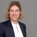Portraitfoto: Friederike Bischoff, Gebietsleiterin, Deutsche Bank Immobilien GmbH