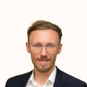 Portraitfoto: Dennis Schneidmiller, Gebietsleiter, Deutsche Bank Immobilien GmbH
