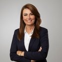 Portraitfoto: Maryam Jahanbani, Gebietsleiterin, Deutsche Bank Immobilien GmbH