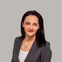 Portraitfoto: Birgül Budak, Gebietsleiterin, Deutsche Bank Immobilien GmbH