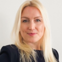 Portraitfoto: Alla Megel, Nebenberufliche Immobilienberaterin, Deutsche Bank Immobilien GmbH
