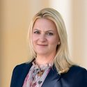 Portraitfoto: Nina Becker, Gebietsleiterin, Deutsche Bank Immobilien GmbH